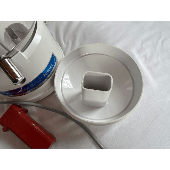 Olympic Fruit & Vegetable Juicer Model NO. 1000, USA Made, Tested, Clean - Picture 11 of 16